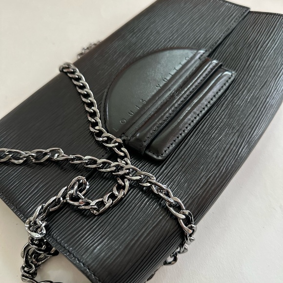 Authentic LOUIS VUITTON Chaillot Black Epi Leather Clutch Bag - Picture 3 of 14